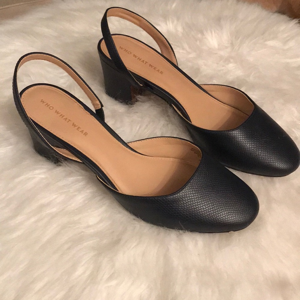 Navy blue heels
